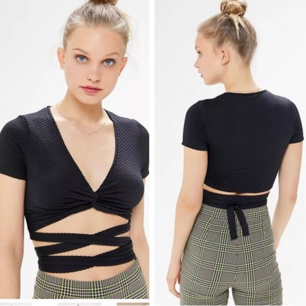 UO Urban Outfitters Tasha Twist Front Wrap Top - Black Size XL